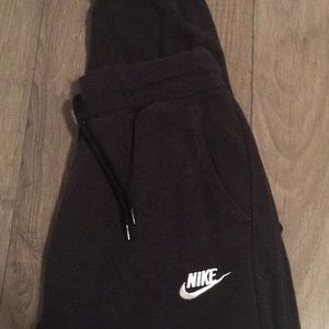 NIKE SWEATS
